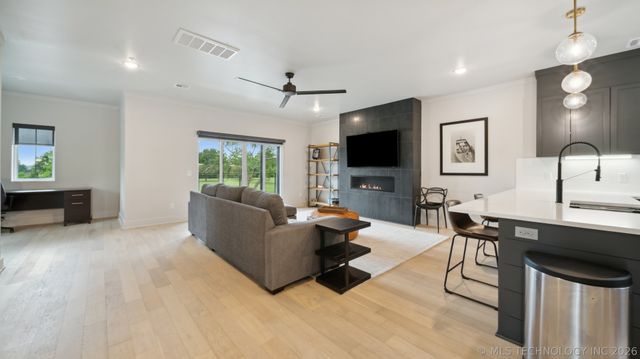 3755 S Riverside Drive 3755, Tulsa, OK 74105
