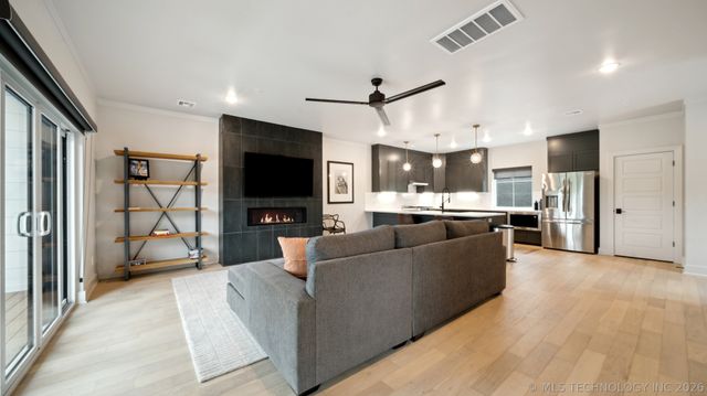 3755 S Riverside Drive 3755, Tulsa, OK 74105