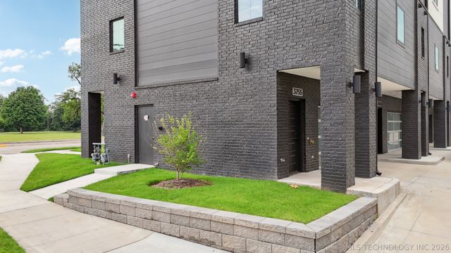 3755 S Riverside Drive 3755, Tulsa, OK 74105