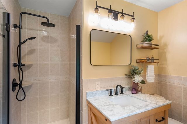 66 Indian Meadow Dr, Northborough, MA 01532