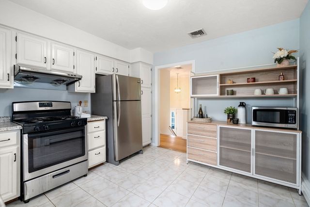 66 Indian Meadow Dr, Northborough, MA 01532