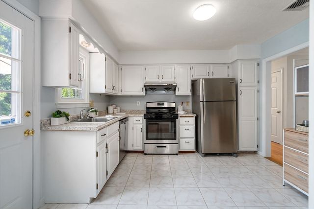 66 Indian Meadow Dr, Northborough, MA 01532