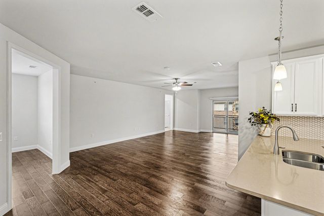 1735 Wittington Place 3402, Farmers Branch, TX 75234