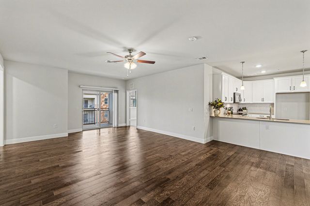 1735 Wittington Place 3402, Farmers Branch, TX 75234