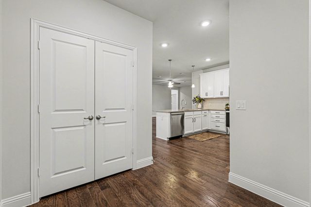 1735 Wittington Place 3402, Farmers Branch, TX 75234