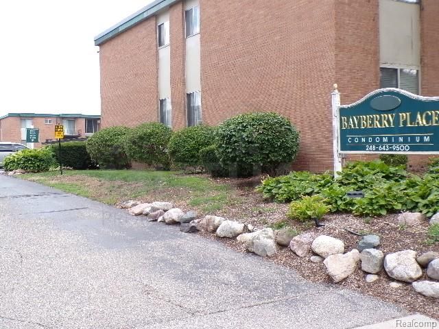 1880 Axtell Drive, Troy, MI 48084