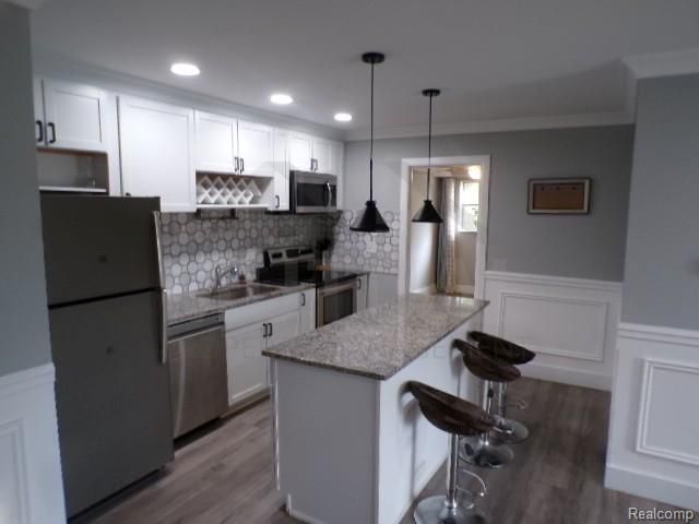 1880 Axtell Drive, Troy, MI 48084