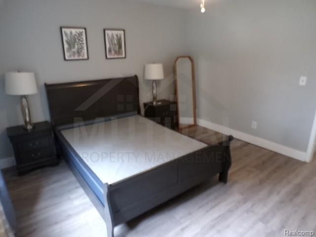 1880 Axtell Drive, Troy, MI 48084