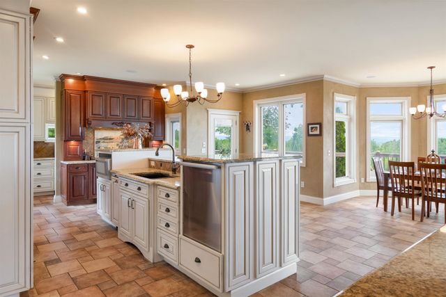 447 Highlands Drive, Williston, VT 05495