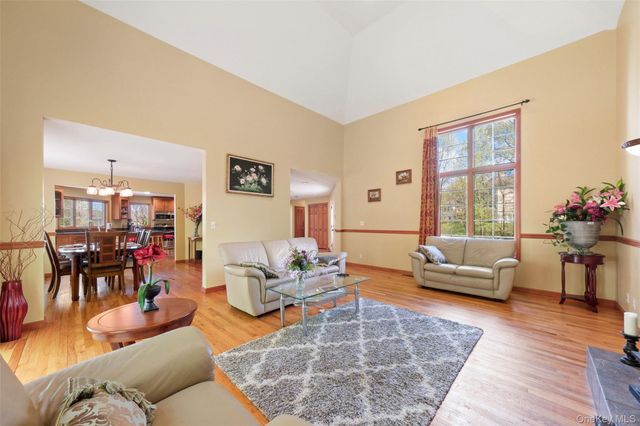 21 Huyler Drive, Hyde Park, NY 12538