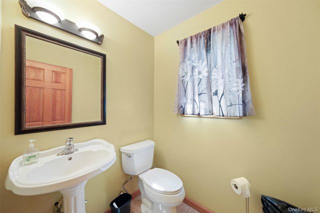 21 Huyler Drive, Hyde Park, NY 12538