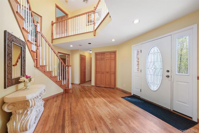 21 Huyler Drive, Hyde Park, NY 12538