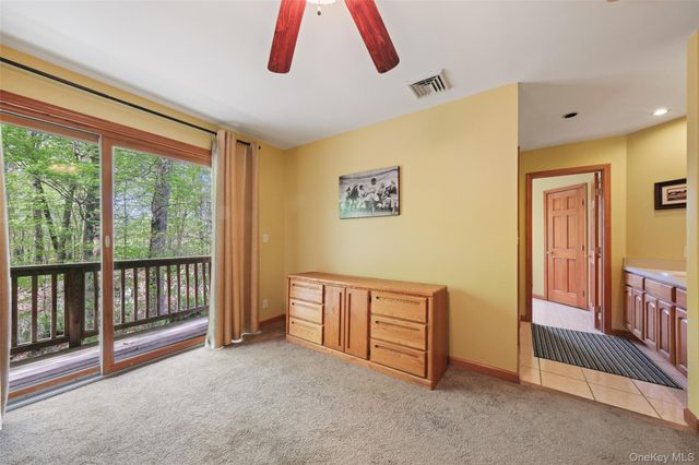 21 Huyler Drive, Hyde Park, NY 12538