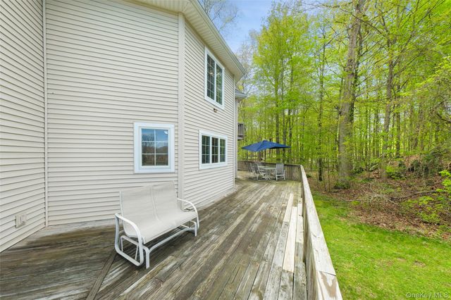 21 Huyler Drive, Hyde Park, NY 12538