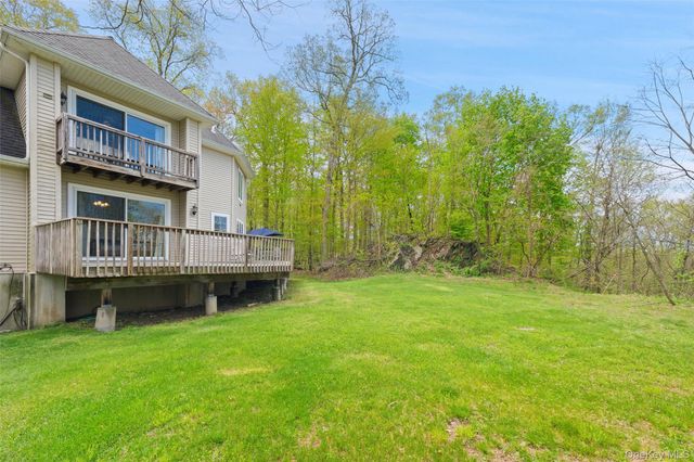 21 Huyler Drive, Hyde Park, NY 12538
