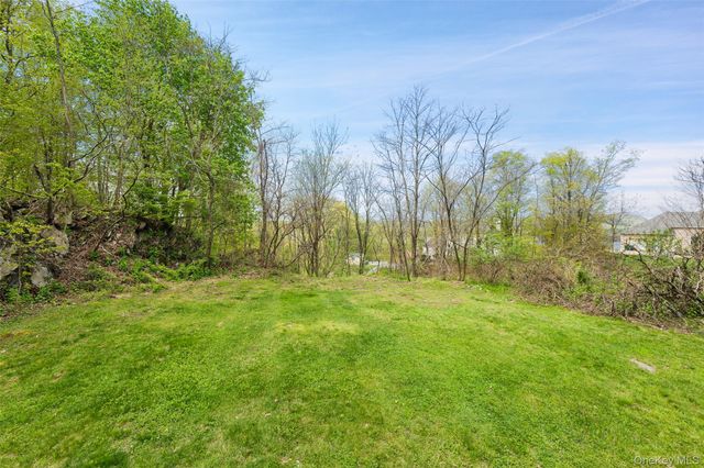 21 Huyler Drive, Hyde Park, NY 12538
