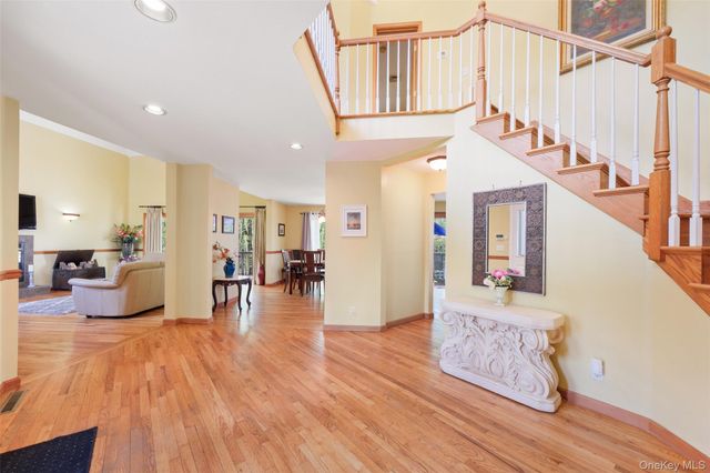 21 Huyler Drive, Hyde Park, NY 12538