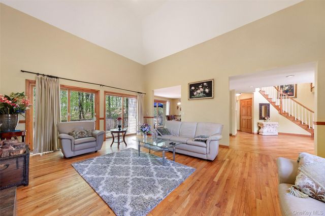 21 Huyler Drive, Hyde Park, NY 12538