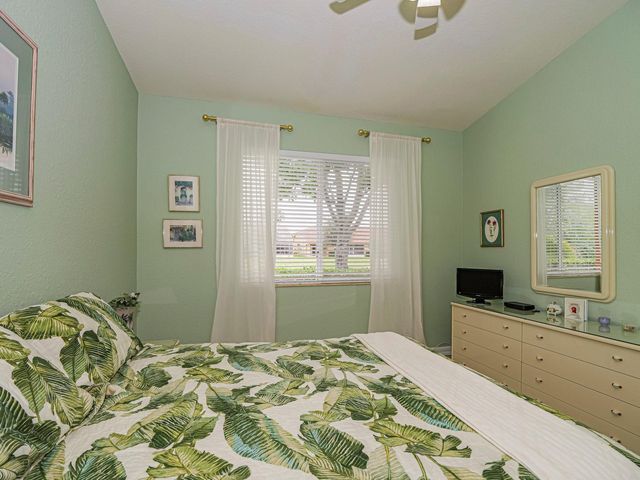 6480 Oxford Circle 103C, Vero Beach, FL 32966