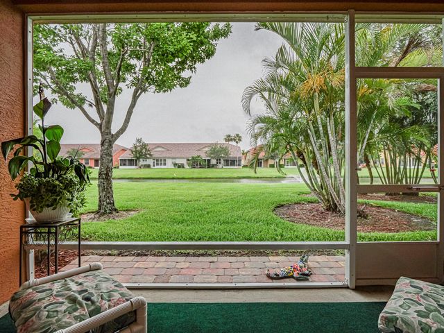 6480 Oxford Circle 103C, Vero Beach, FL 32966