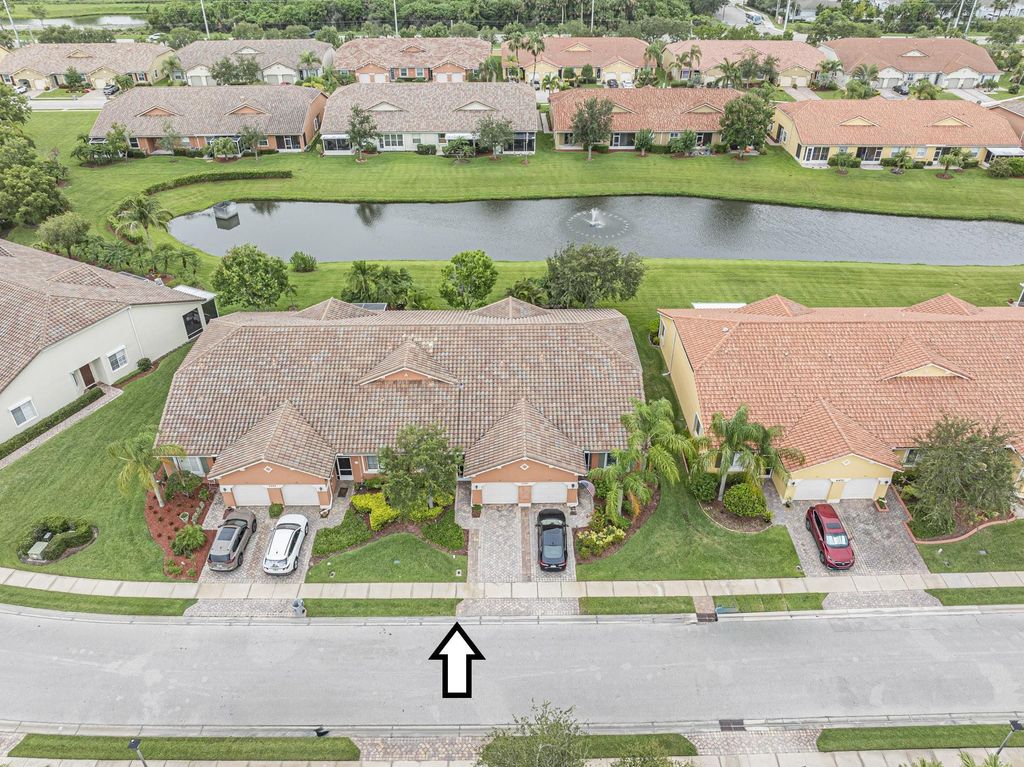 6480 Oxford Circle 103C, Vero Beach, FL 32966