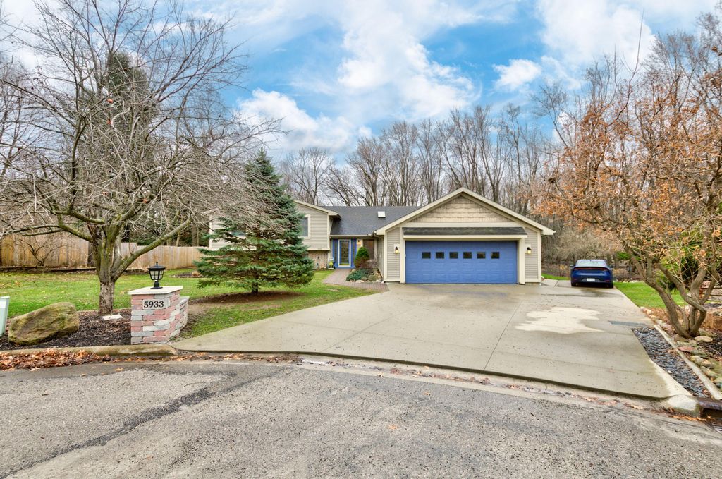 5933 Salabelle Street, Summit Twp, MI 49201
