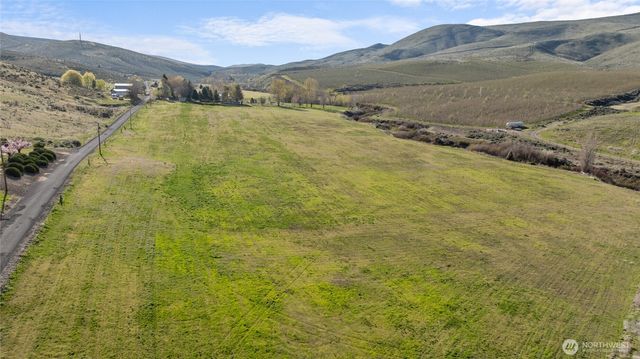 1260 Burbank Creek Road, Yakima, WA 98901