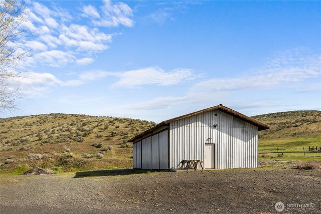 1260 Burbank Creek Road, Yakima, WA 98901