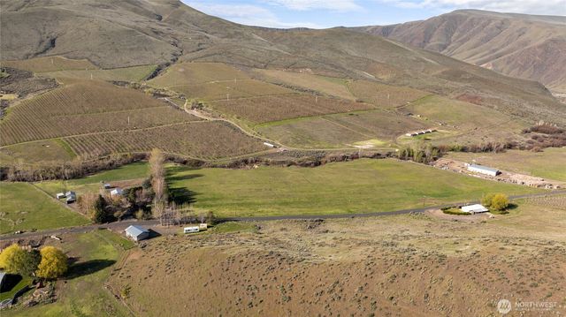 1260 Burbank Creek Road, Yakima, WA 98901