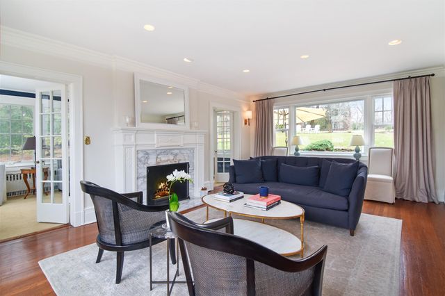 15 Hewitt Avenue, Bronxville, NY 10708