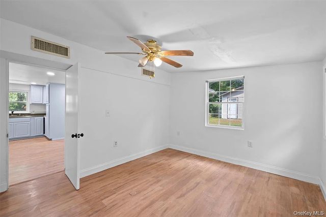 6 Farmingdale Lane, Bloomingburg, NY 12721