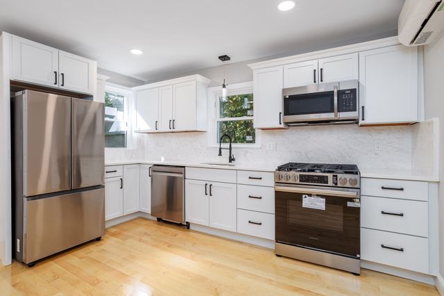 19 Kittredge St, Leominster, MA 01453