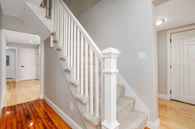 19 Kittredge St, Leominster, MA 01453