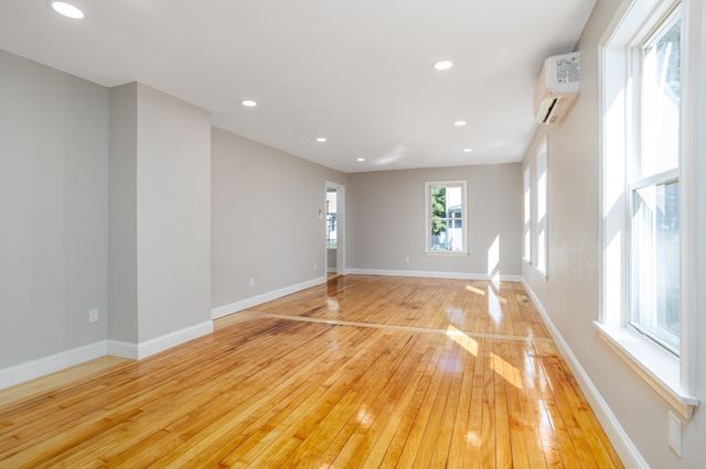 19 Kittredge St, Leominster, MA 01453