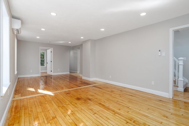 19 Kittredge St, Leominster, MA 01453