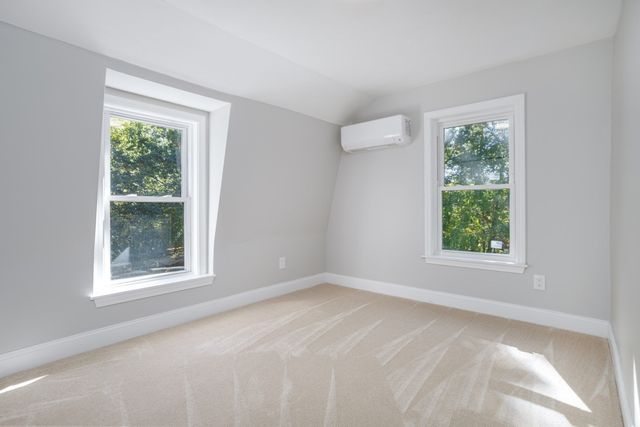 19 Kittredge St, Leominster, MA 01453