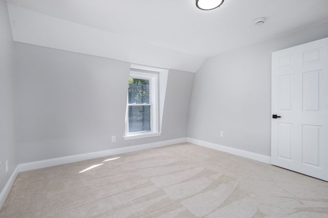 19 Kittredge St, Leominster, MA 01453