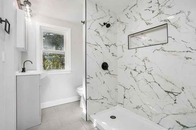 19 Kittredge St, Leominster, MA 01453
