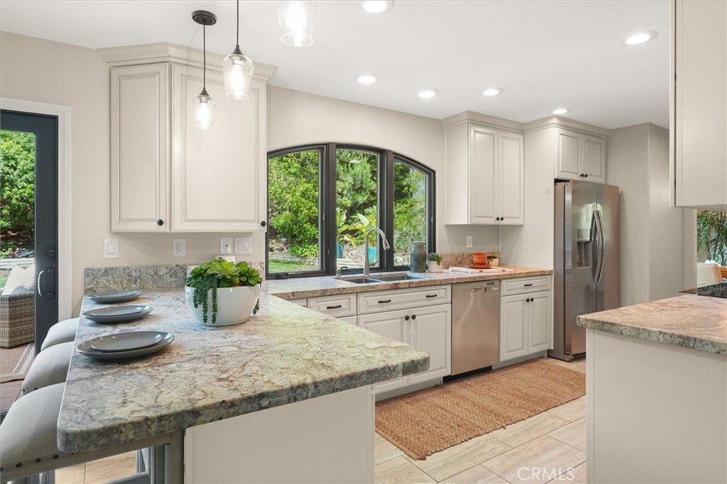 Image 15 of property listing at 30408 Via Victoria, Rancho Palos Verdes, CA 90275