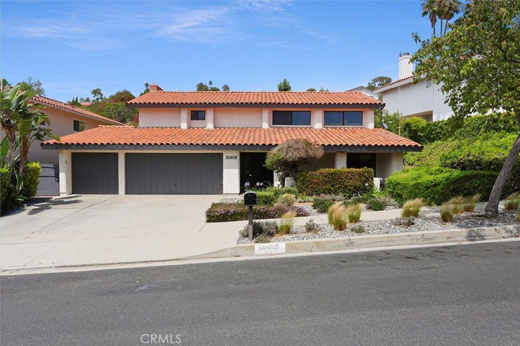 Image 3 of property listing at 30408 Via Victoria, Rancho Palos Verdes, CA 90275