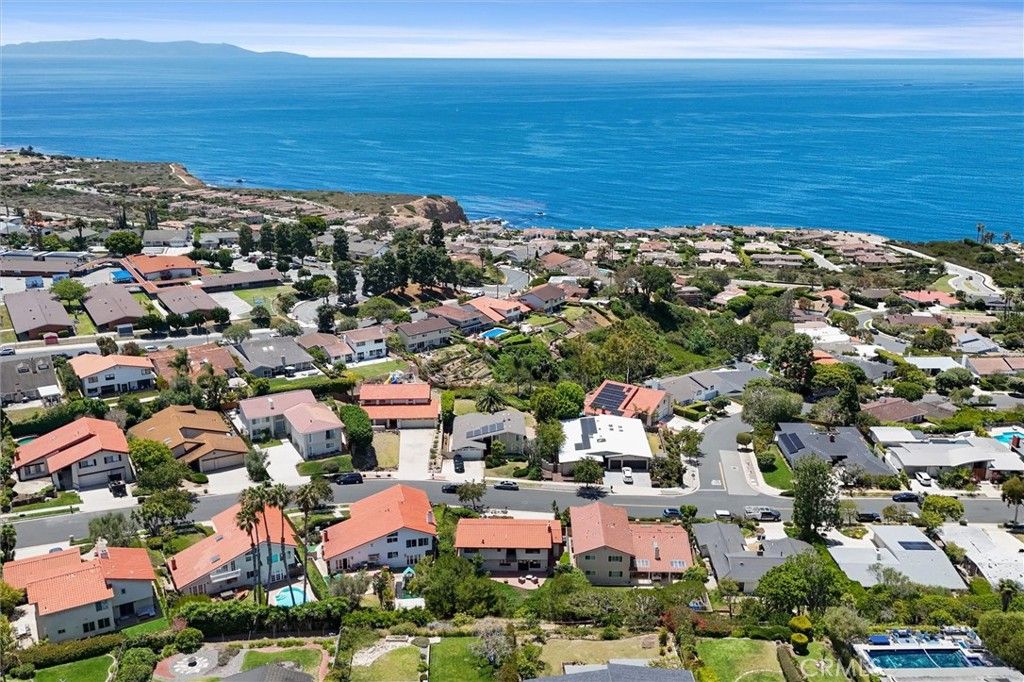 Image 7 of property listing at 30408 Via Victoria, Rancho Palos Verdes, CA 90275