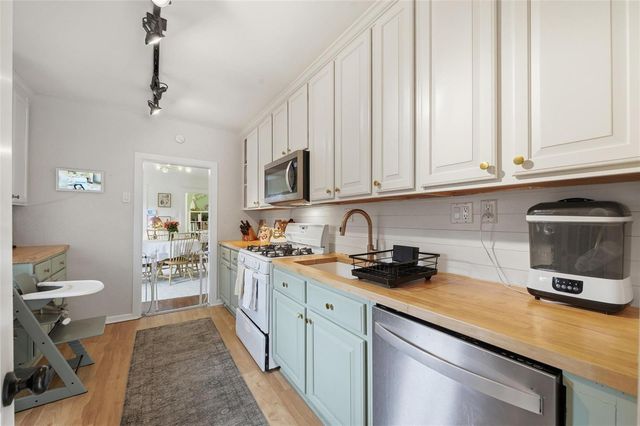 117 S Palmway, Lake Worth Beach, FL 33460