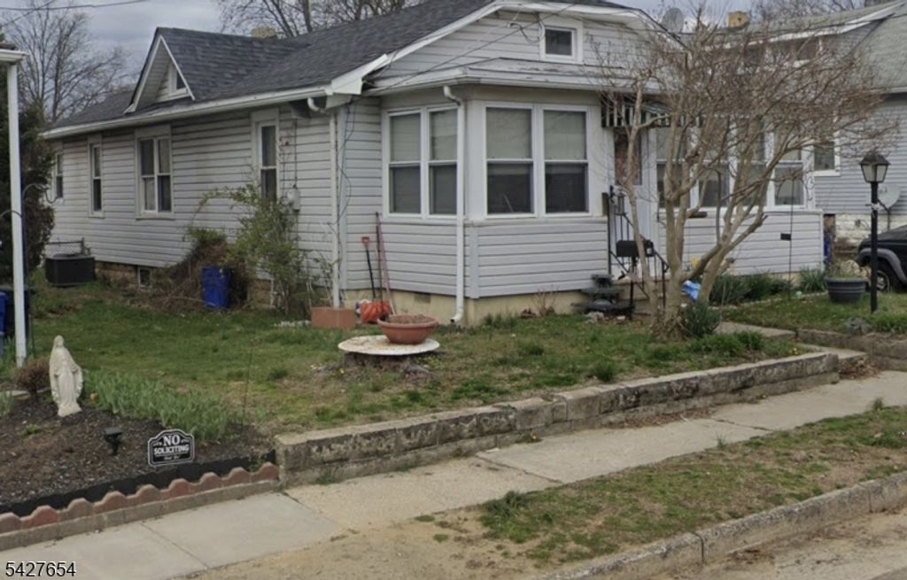 16 Barnard Ave, Gloucester City, NJ 08030