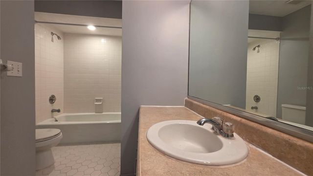 2914 64TH STREET W, Bradenton, FL 34209