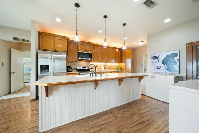 404 Fm 1566 W, Wolfe City, TX 75496