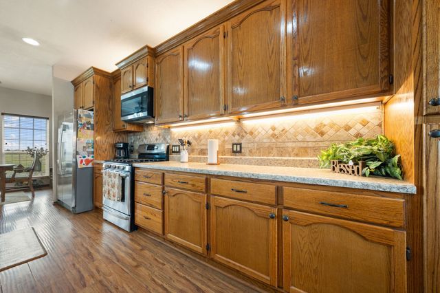 404 Fm 1566 W, Wolfe City, TX 75496