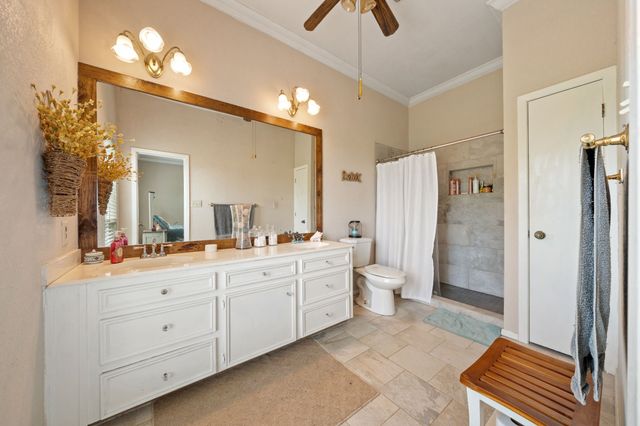 404 Fm 1566 W, Wolfe City, TX 75496