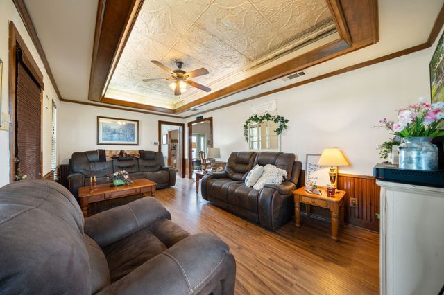 404 Fm 1566 W, Wolfe City, TX 75496