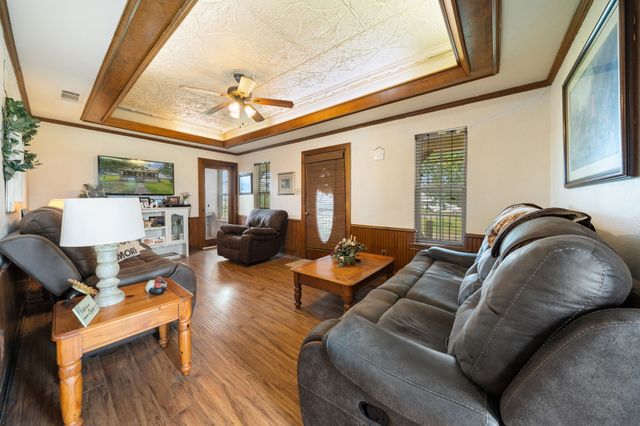 404 Fm 1566 W, Wolfe City, TX 75496