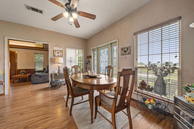 404 Fm 1566 W, Wolfe City, TX 75496